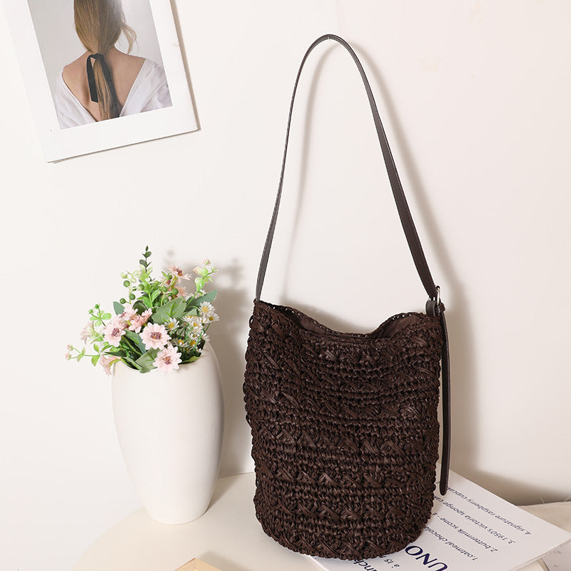 Handmade shoulder bag in high-quality natural material Skanto