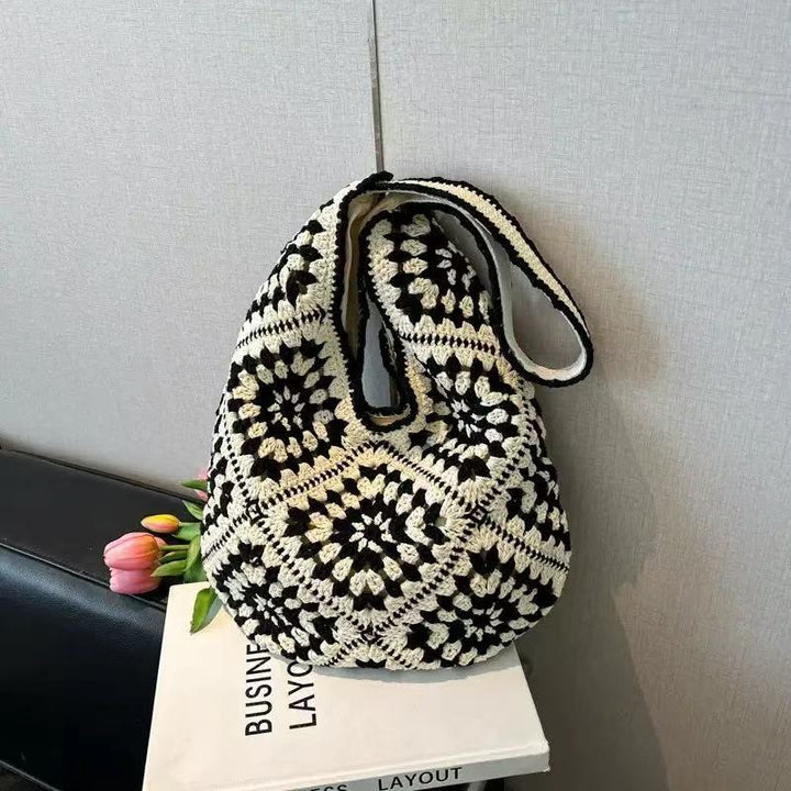Håndknyttede skuldervesker med unikt blomsterdesign Skanto