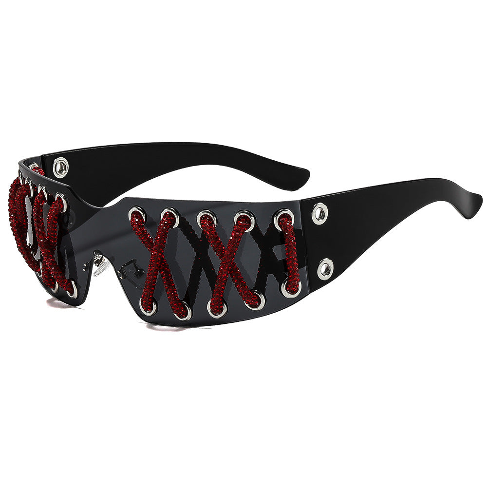 Dame futuristisk design solbrille med unik dekor Skanto