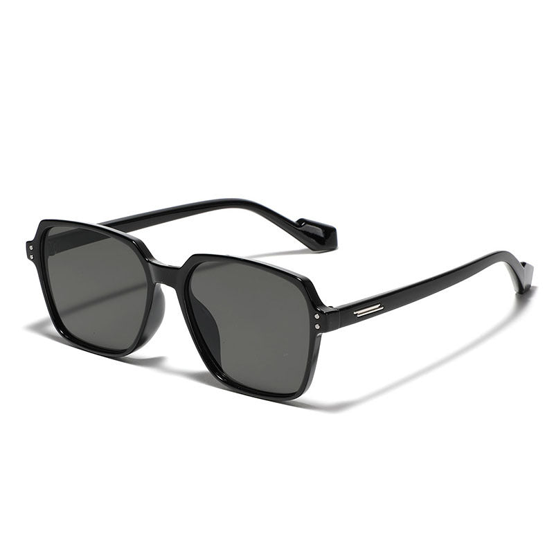 Dame kvadratisk solbrille med moderne plastikkramme og polariserte linser Skanto