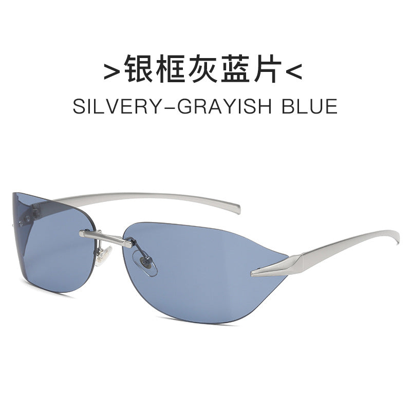 Dame futuristisk solbrille med elegant minimalistisk design Skanto