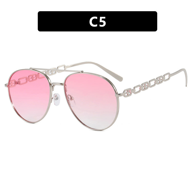 Women's eye-catching sunglasses with luxurious chain detail and polarized lenses Skanto
