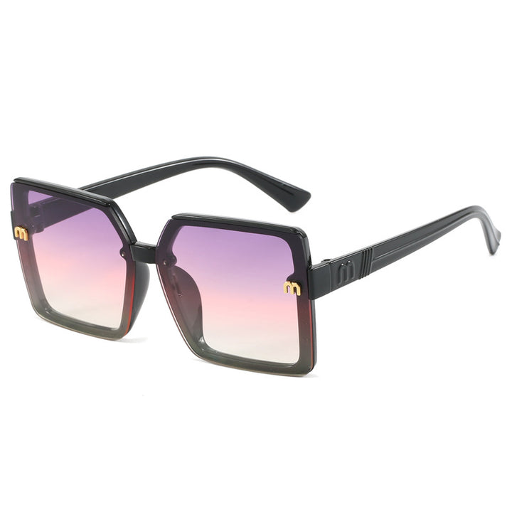 Dame moteriktig kvadratisk solbrille med speilende gradient Skanto