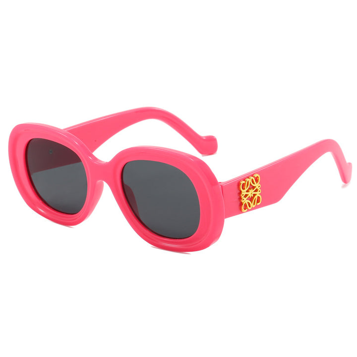 Dame moteriktig vintage-solbrille med spesielle dekorasjoner Skanto