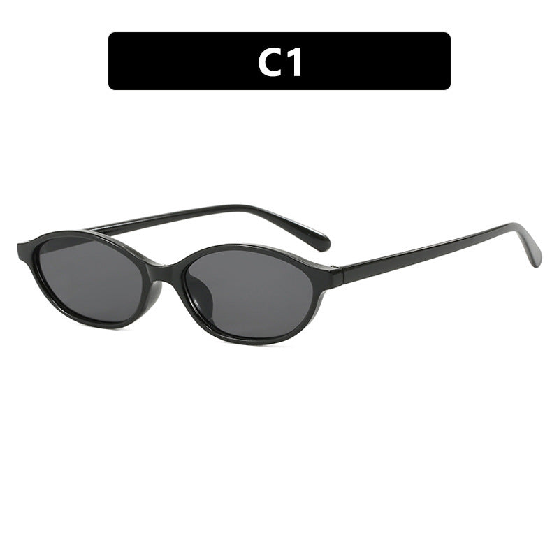 Dame moteriktig solbrille i elegant retro-design Skanto
