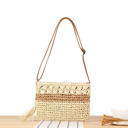 Practical shoulder bag made of braided natural material Skanto