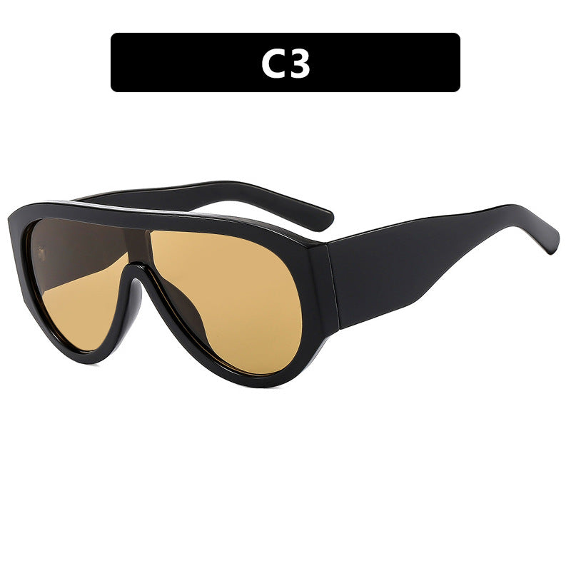 Women's fashionable sunglasses with wide glamorous frame and UV protection Skanto