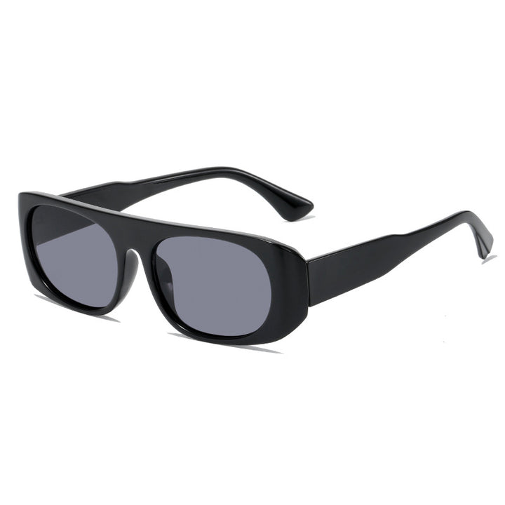 Dame moteriktig solbrille i elegant skjolddesign Skanto