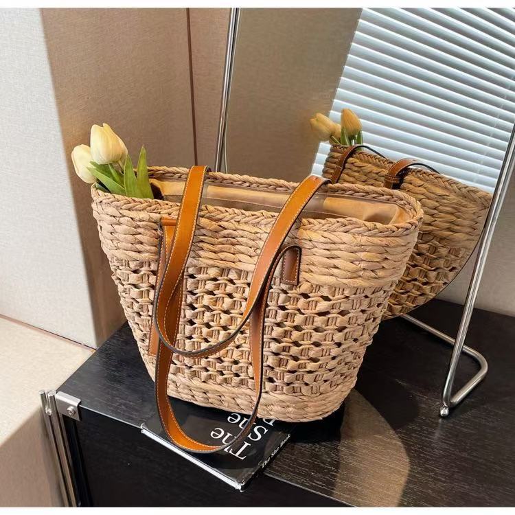 Håndveske med elegant flettet design Skanto