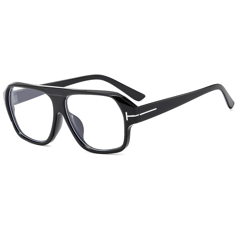 Dame modische solbrille med markant geometri og brune glass Skanto