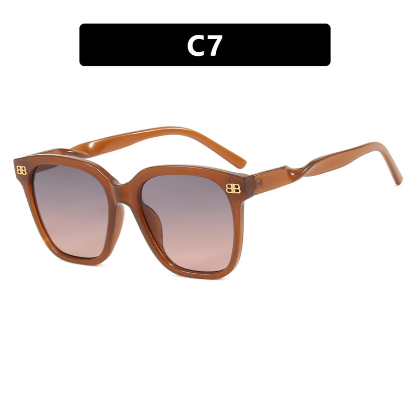 Women's square sunglasses with elegant frame structure and UV protection Skanto