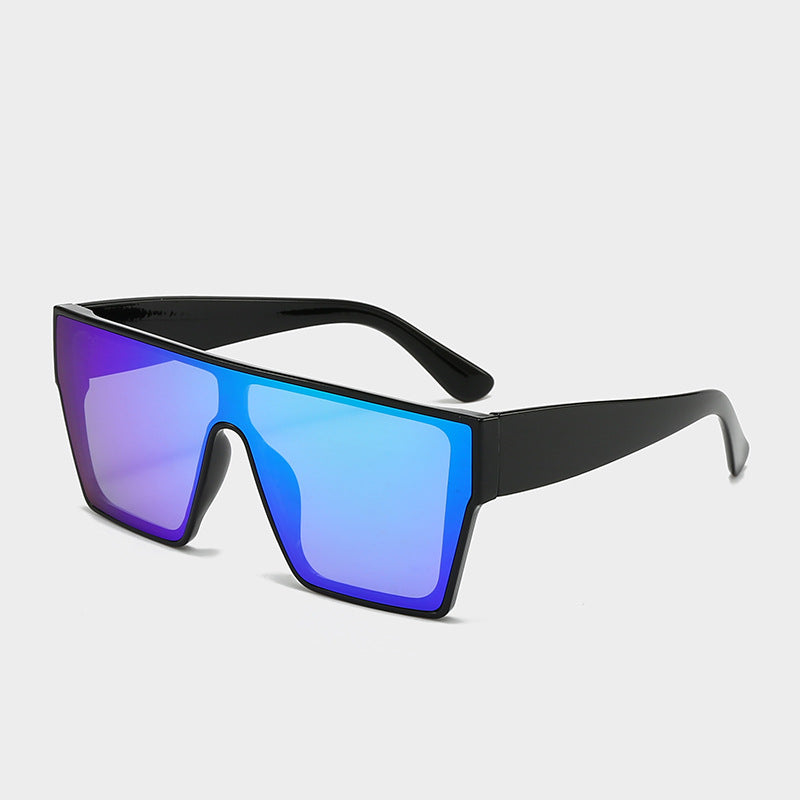 Dame moteriktig solbrille med kantede glass Skanto