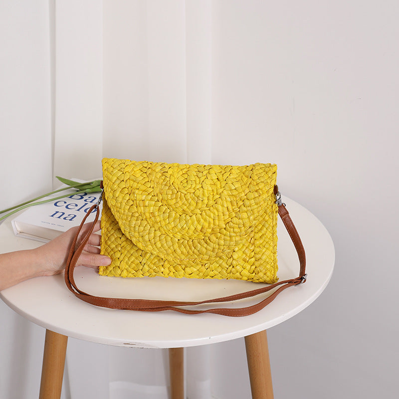 Handmade basket bag with elegant wave pattern Skanto