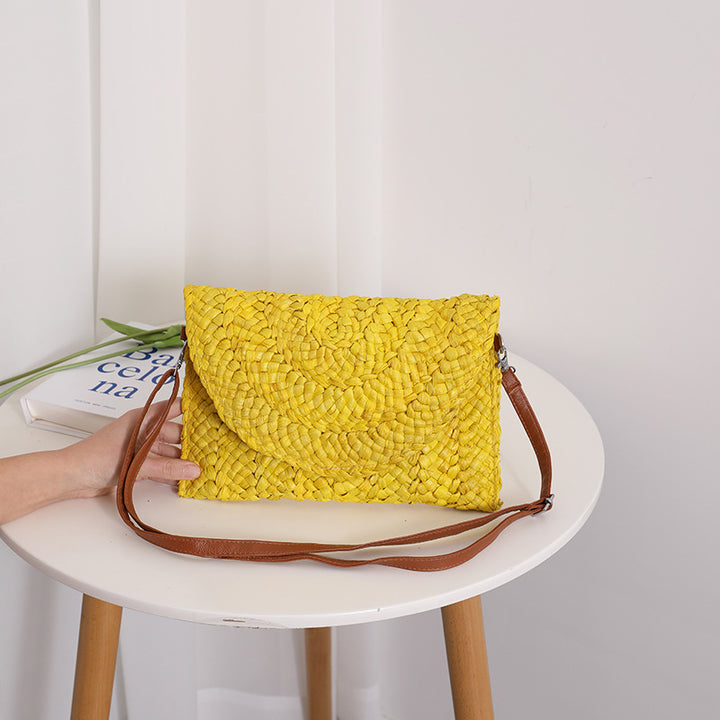 Handmade basket bag with elegant wave pattern Skanto