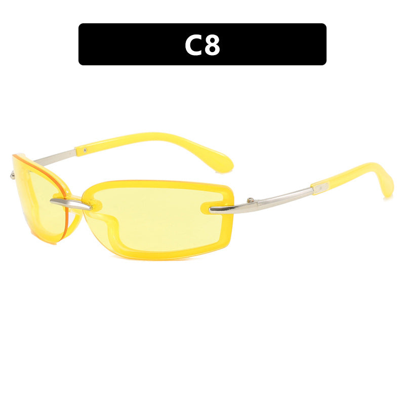 Women's trendy sunglasses with modern design and UV protection Skanto