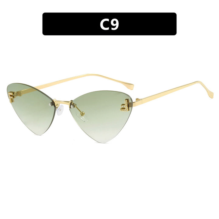Damer ekstravagante Cat-Eye solbriller med glitrende detaljer Skanto