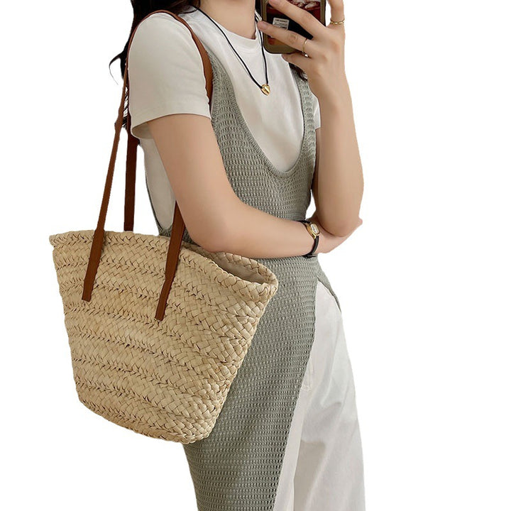 Elegant Woven Bag with Long Leather Straps Skanto