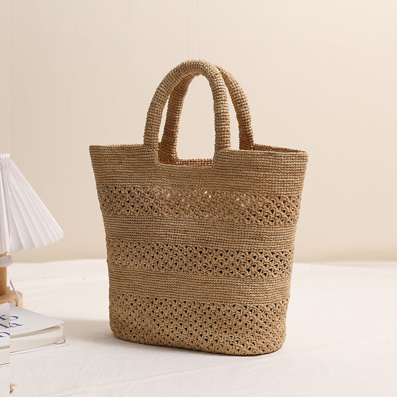 Handmade beach bag made of woven natural material Skanto