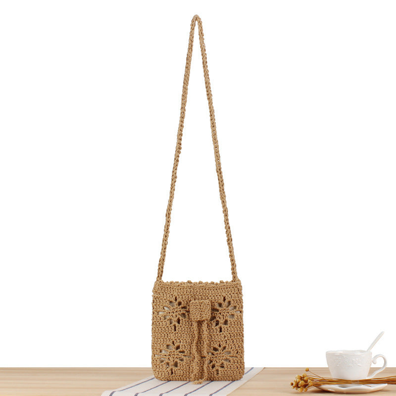 Hand-knotted shoulder bag with floral pattern Skanto