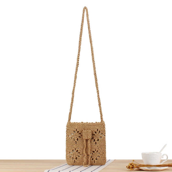 Hand-knotted shoulder bag with floral pattern Skanto