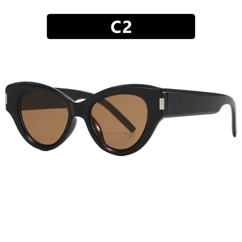 Damer stilige Cat-Eye solbriller med transparent ramme Skanto