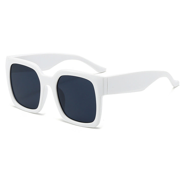 Dame firkantet solbrille med stilfull gjennomsiktig ramme og myk fargegradient Skanto