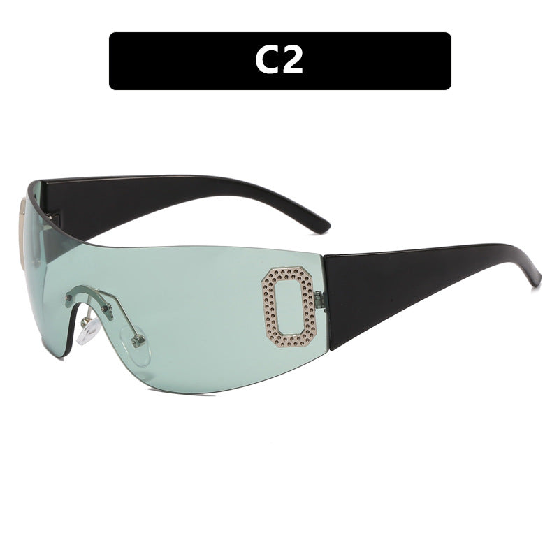 Women's sporty fashion sunglasses with elegant design and UV protection Skanto