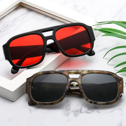 Dame Sporty solbriller i moderne design med praktisk UV-beskyttelse Skanto