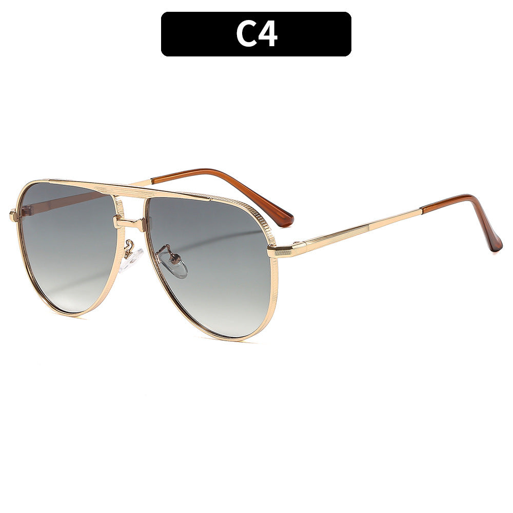 Dame solbrille i elegant pilotdesign Skanto