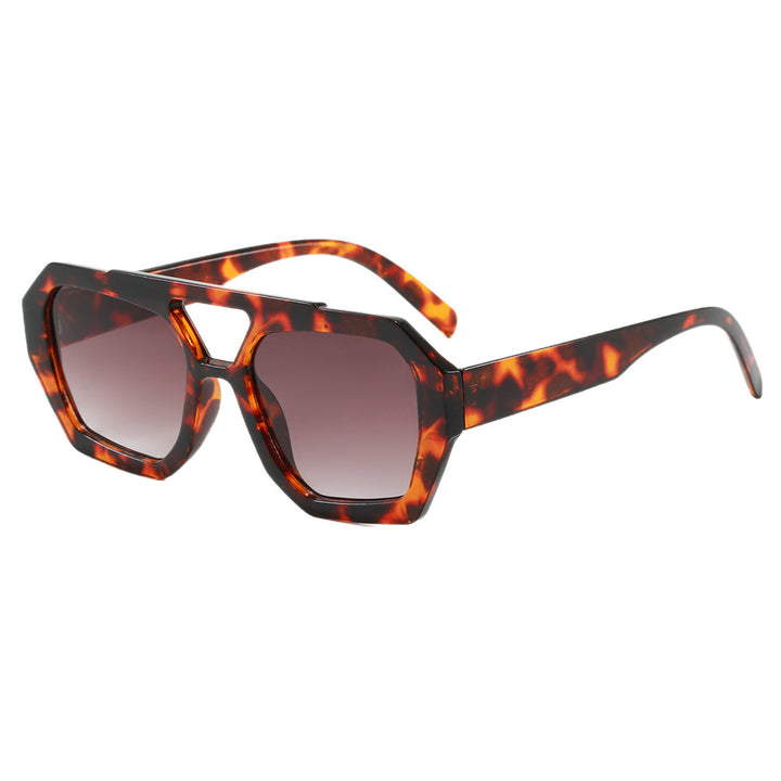 Dame geometrisk solbrille i ekstravagant design Skanto