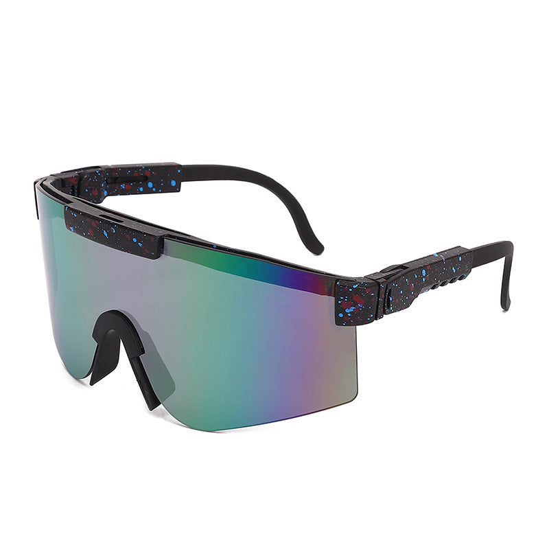 Dame Sporty Statement Solbrille i moderne design Skanto