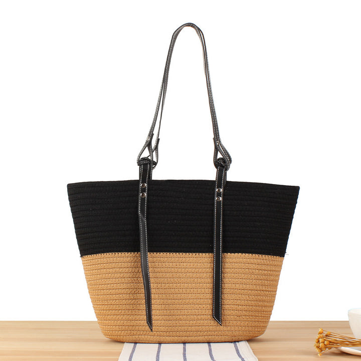 Elegant Beach Bag in Woven Natural Material with Stylish Leather Accents Skanto