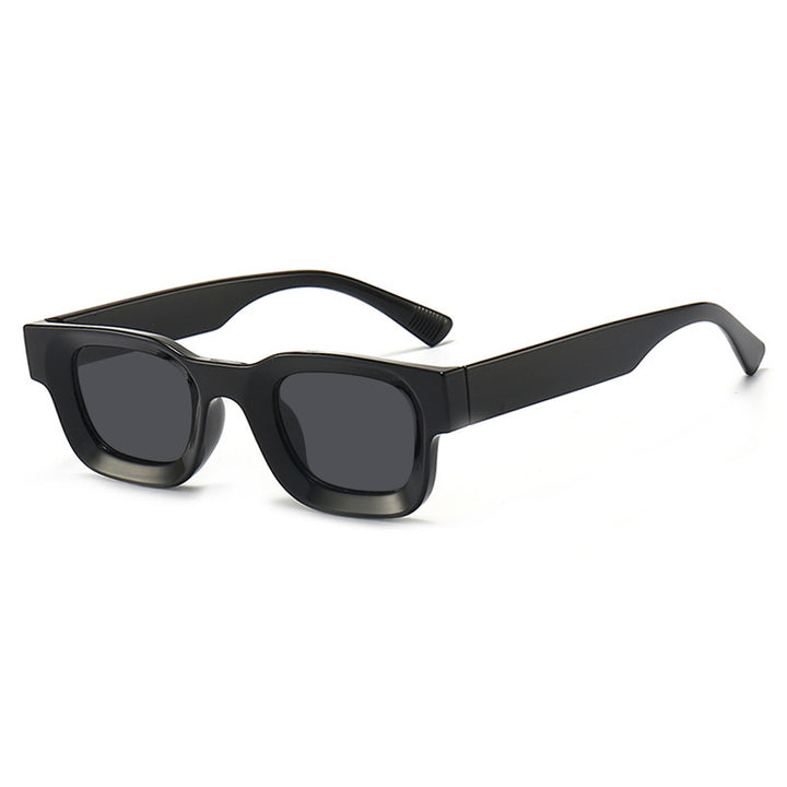 Dame moteriktig solbrille i elegant, kantet design Skanto