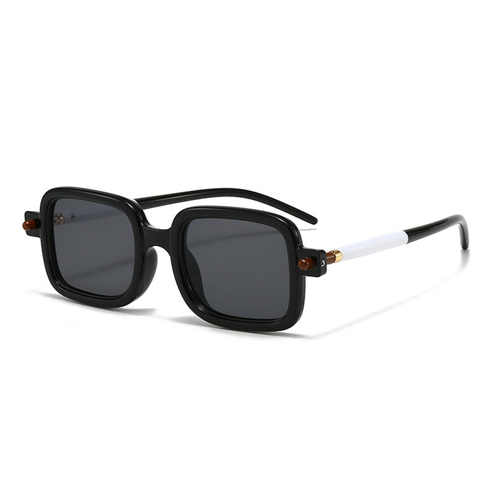 Dame moteriktig kvadratisk brille med stilige detaljer Skanto