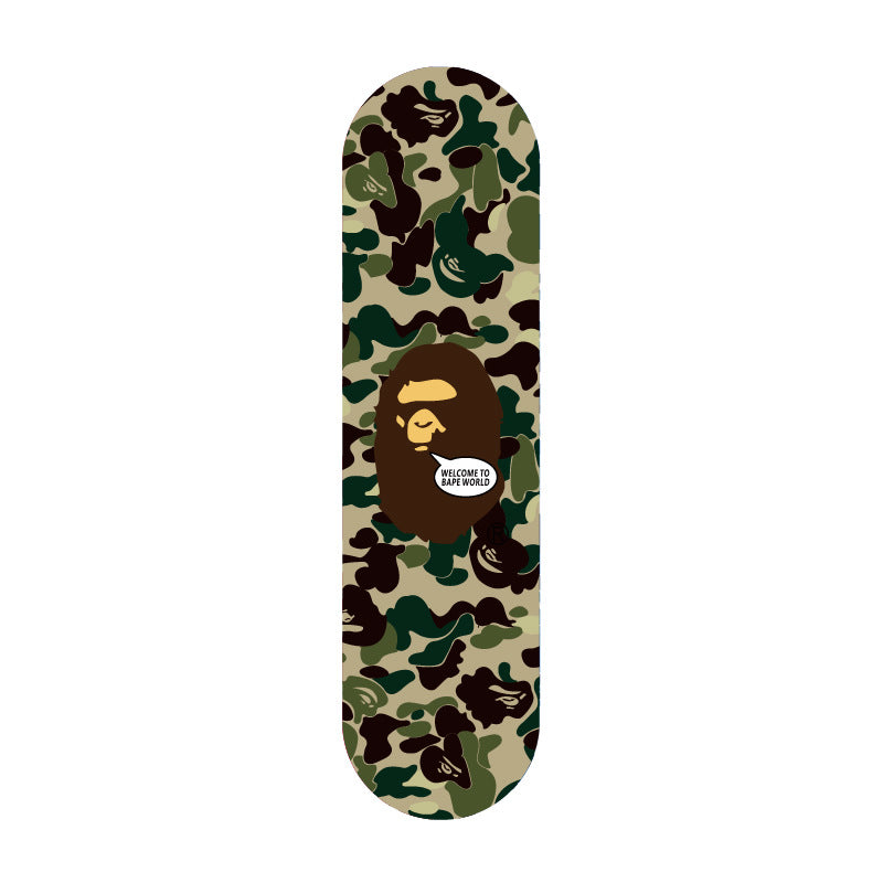 Grafisk skateboarddekk med tilpasset design Skanto