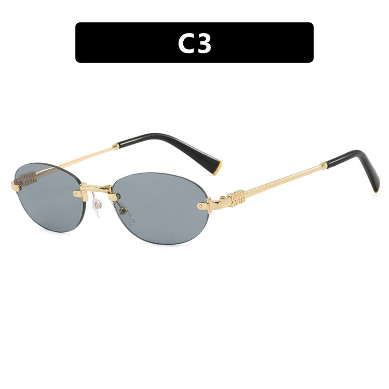 Women's Fashionable Sunglasses with Oval Frame and Elegant Accents Skanto