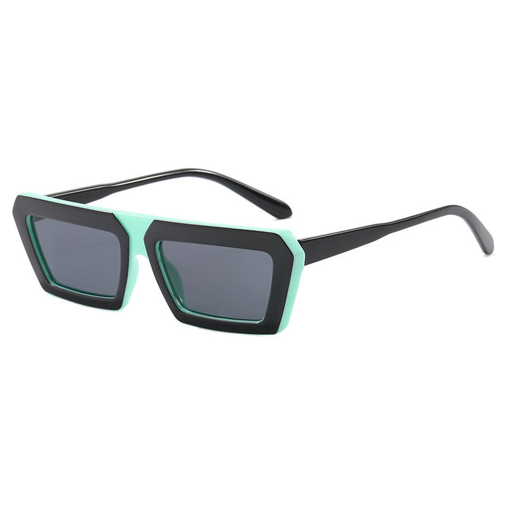 Dame fashion solbrille med markant firkantet ramme og polarisert glass Skanto