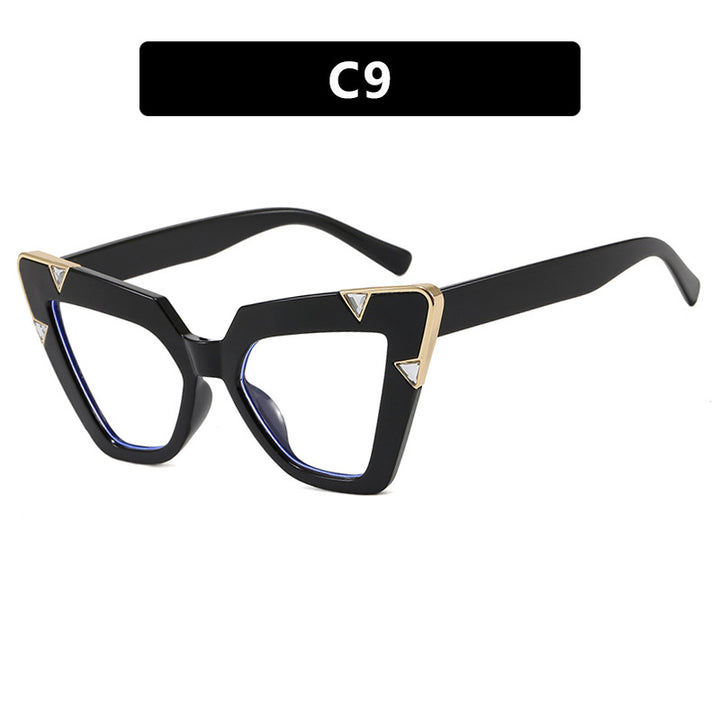 Women's Cat-Eye Sunglasses with Luxurious Motif and Protective UV Filter Skanto