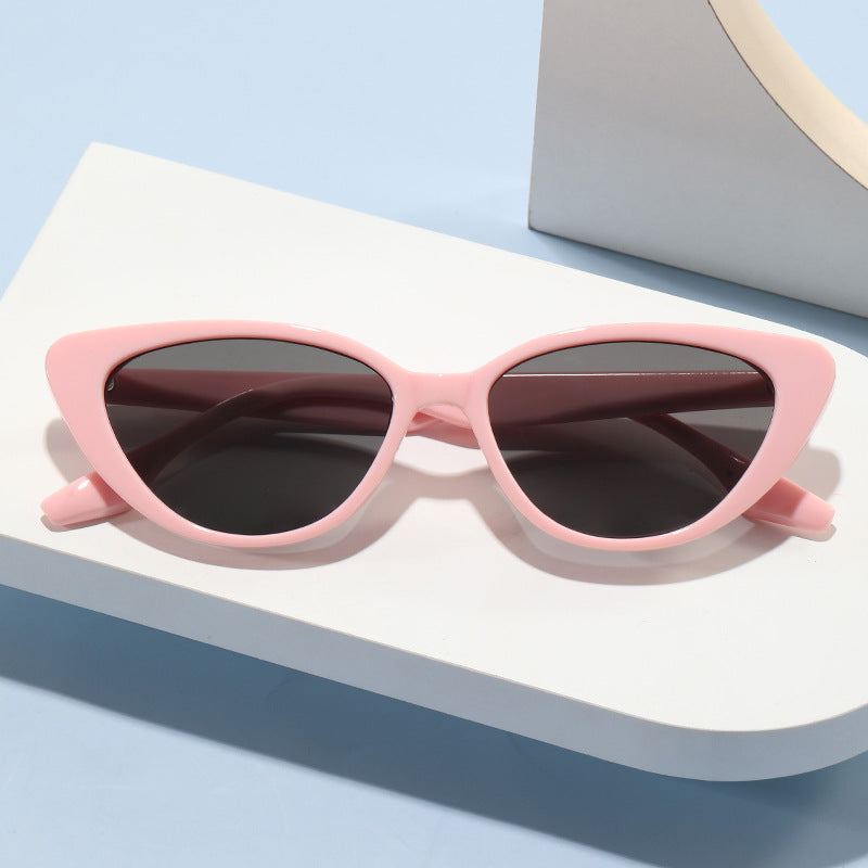 Dame moderne Cat-Eye solbrille med UV-beskyttelse og edel ramme Skanto