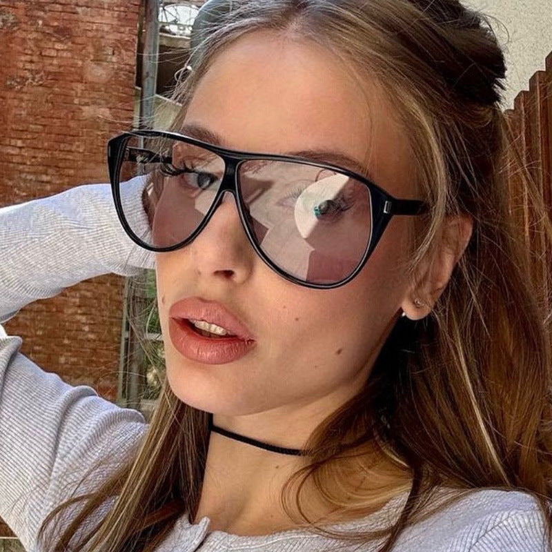 Women's Modern Cat-Eye Sunglasses with Protective UV Filter and Style Frame Skanto