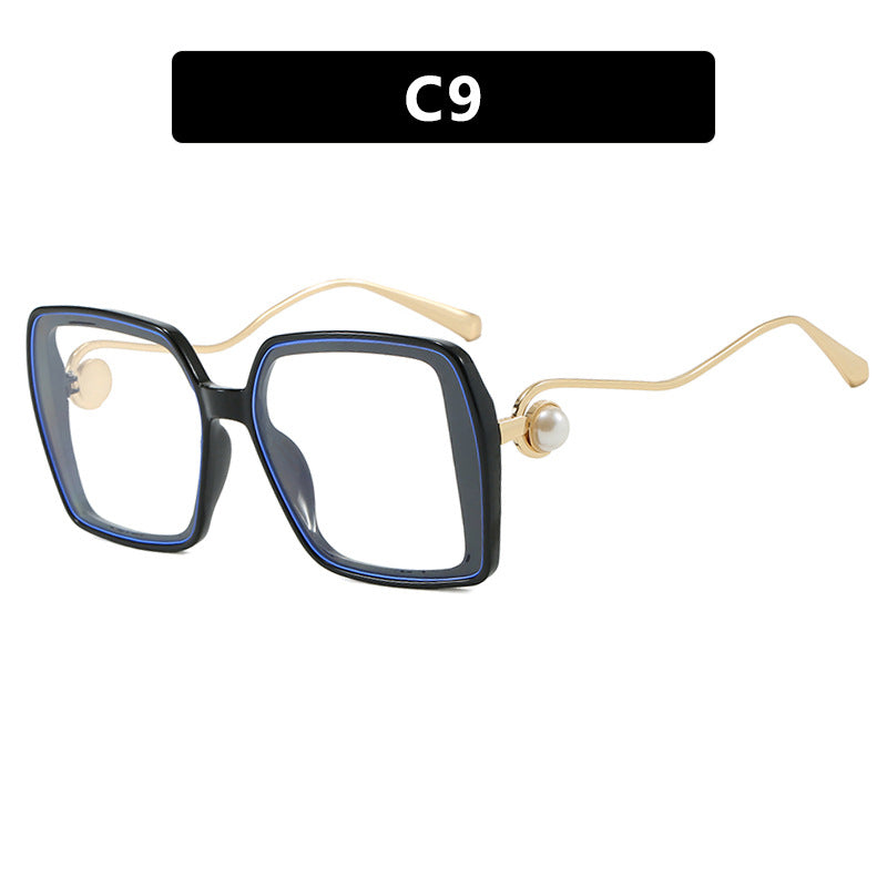 Women's trendy square glasses with elegant metal frame and unique accents Skanto