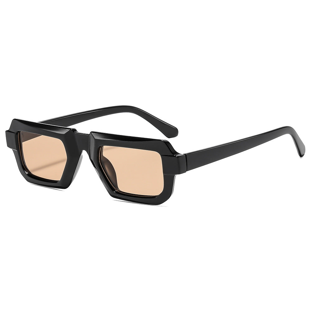 Dame moteriktig solbrille i trendy skilpaddedesign Skanto