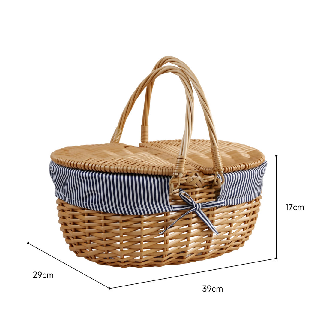 Kvinne flette piknik kurv med romantisk gingham fòring Skanto