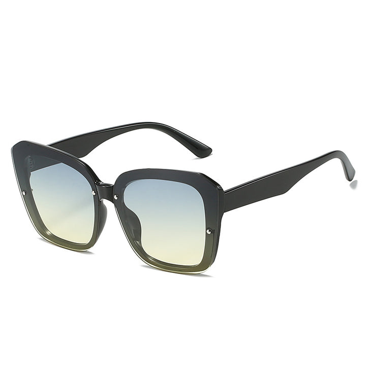 Damer oversized kvadratisk solbrille med sofistikert ramme Skanto