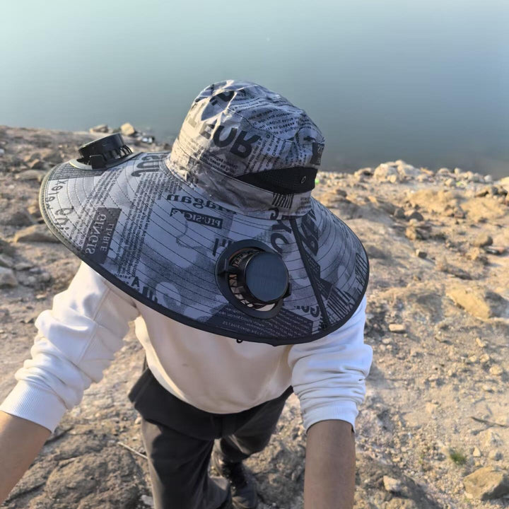 Ventilert solhatt med integrerte solfaner og bred brem Skanto