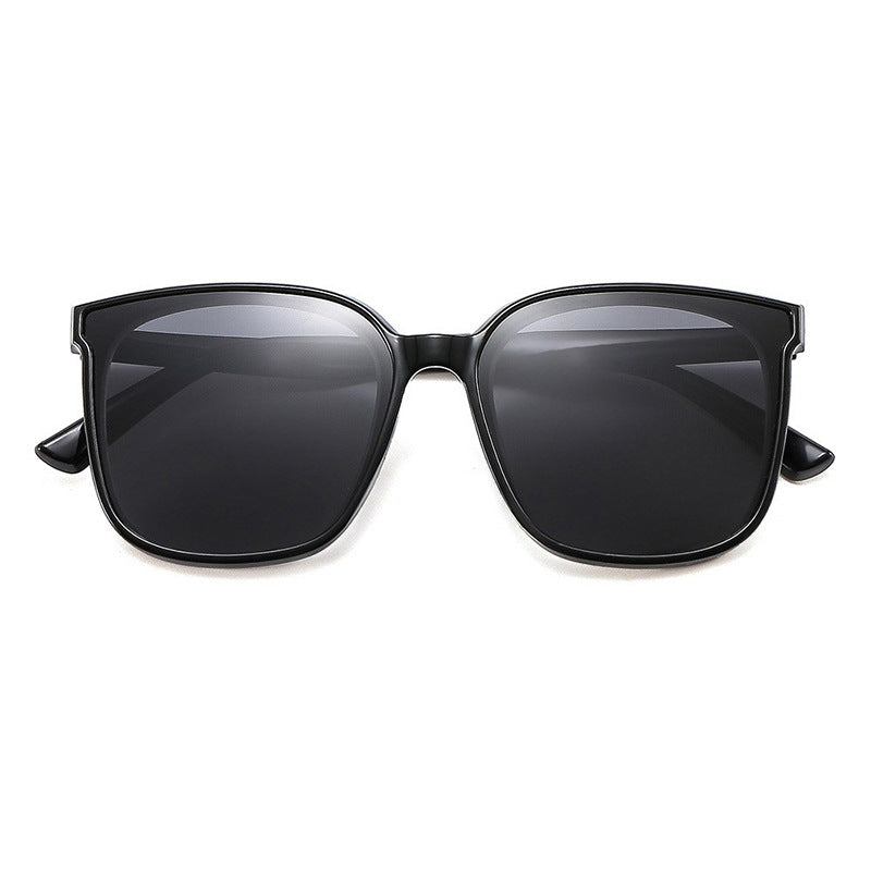 Dame moderne kvadratisk solbrille med UV-beskyttelse og smale stenger Skanto