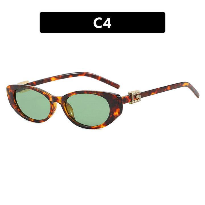 Women's cat-eye sunglasses with elegant metal frame and protective UV filter Skanto