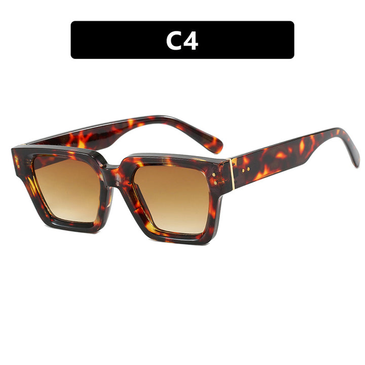 Women's Fashionable Sunglasses in Elegant Oversized Design Skanto