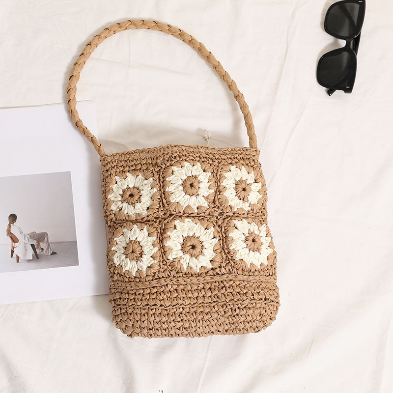Handmade picnic basket with floral design Skanto