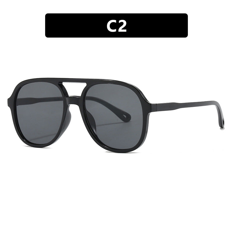 Women's fashion sunglasses with an extraordinary square frame Skanto